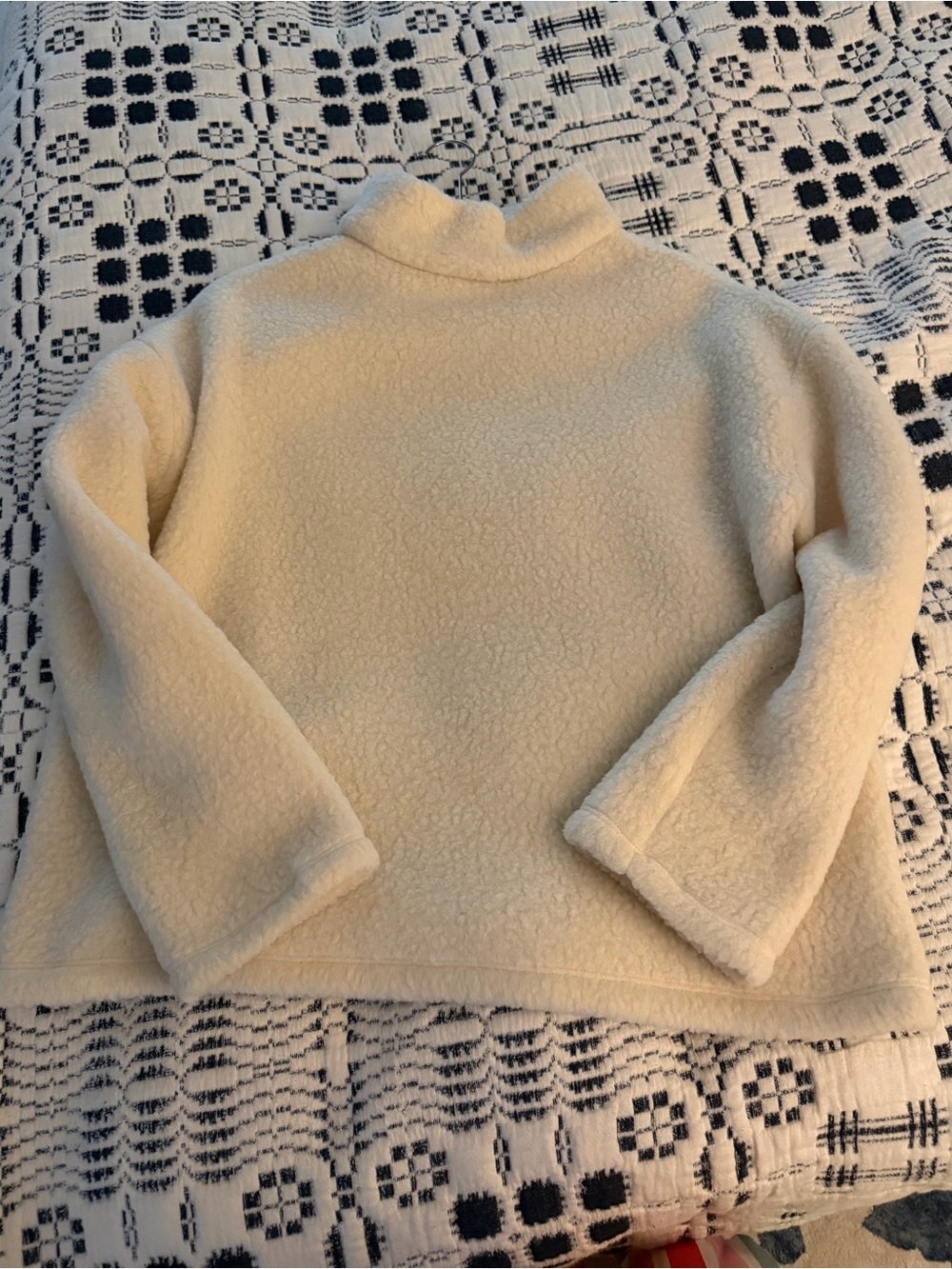 Emerson Fry Cream Sherpa Edie Turtleneck size medium
